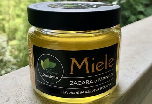 Miel De Zagara Et Mangue De Sicile De Ruches Dans Une Ferme Biologique