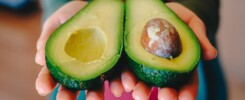 come mangiare avocado biologico siciliano
